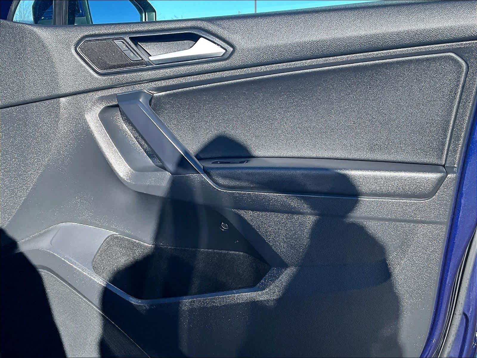 2021 Volkswagen Tiguan SE - Photo 12