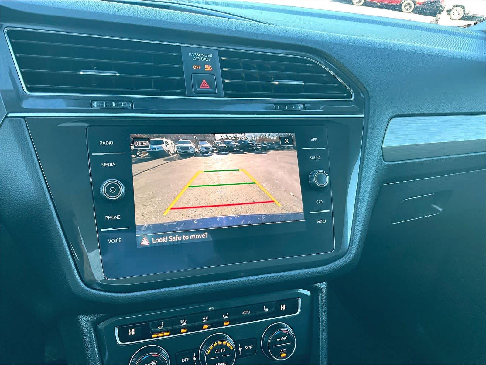 2021 Volkswagen Tiguan SE - Photo 18