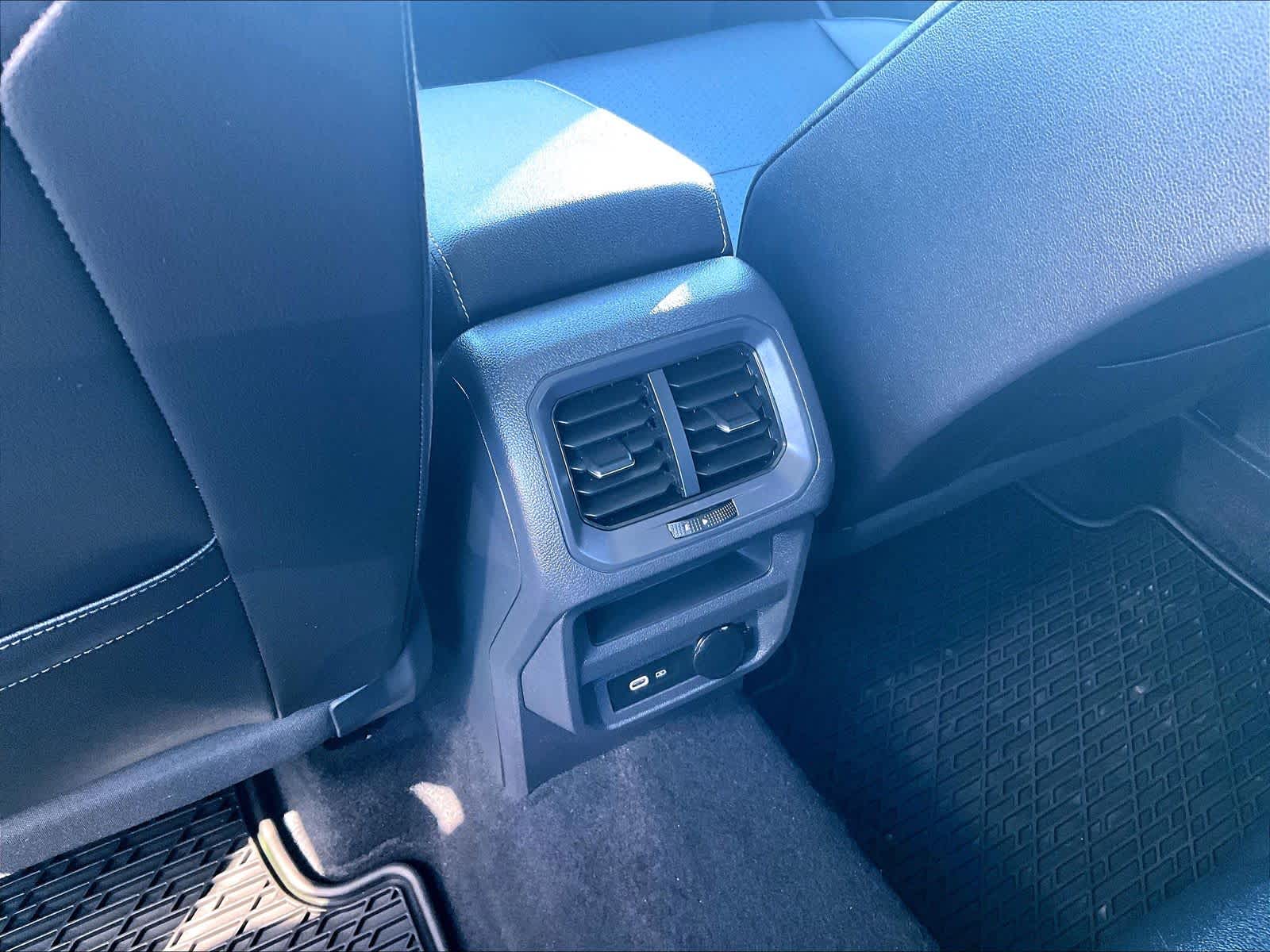 2021 Volkswagen Tiguan SE - Photo 28