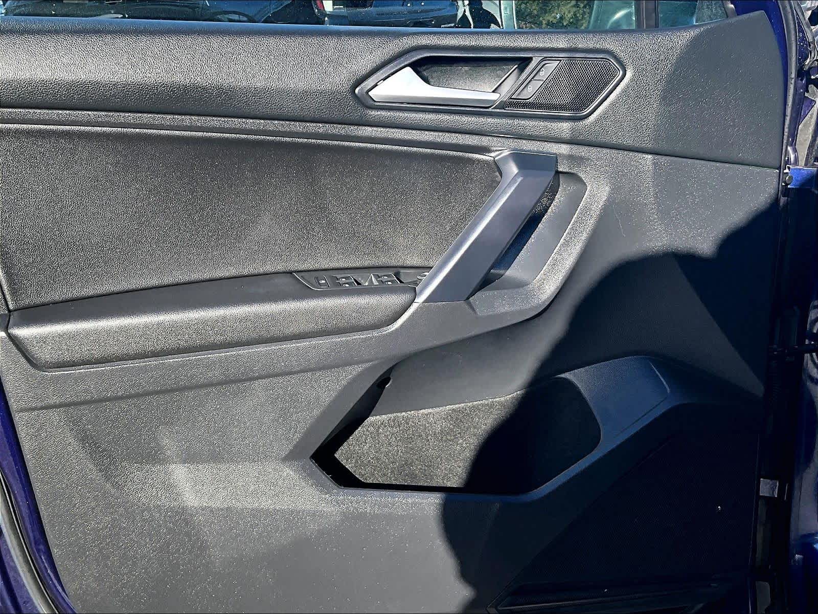 2021 Volkswagen Tiguan SE - Photo 9