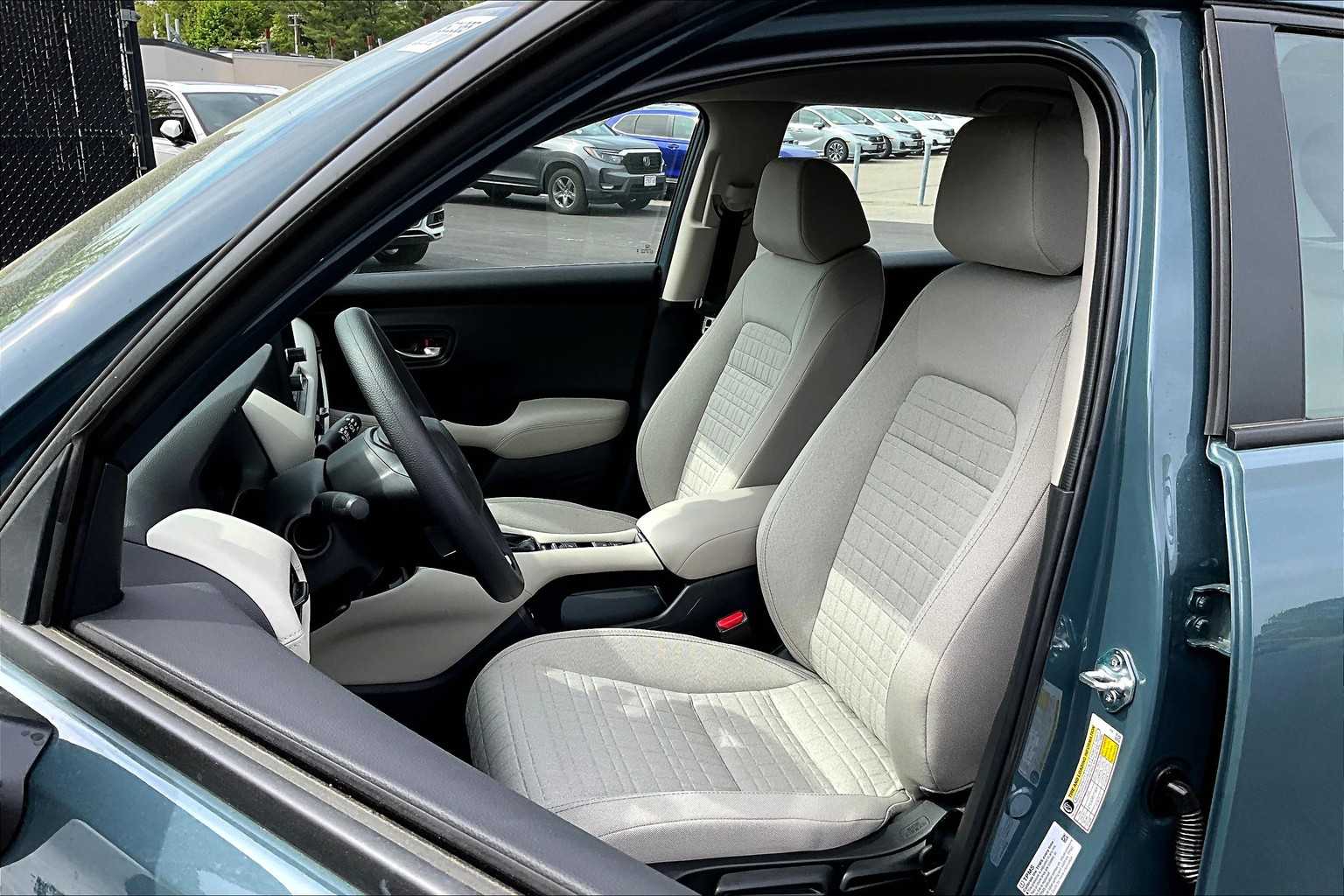 2025 Honda HR-V LX - Photo 11