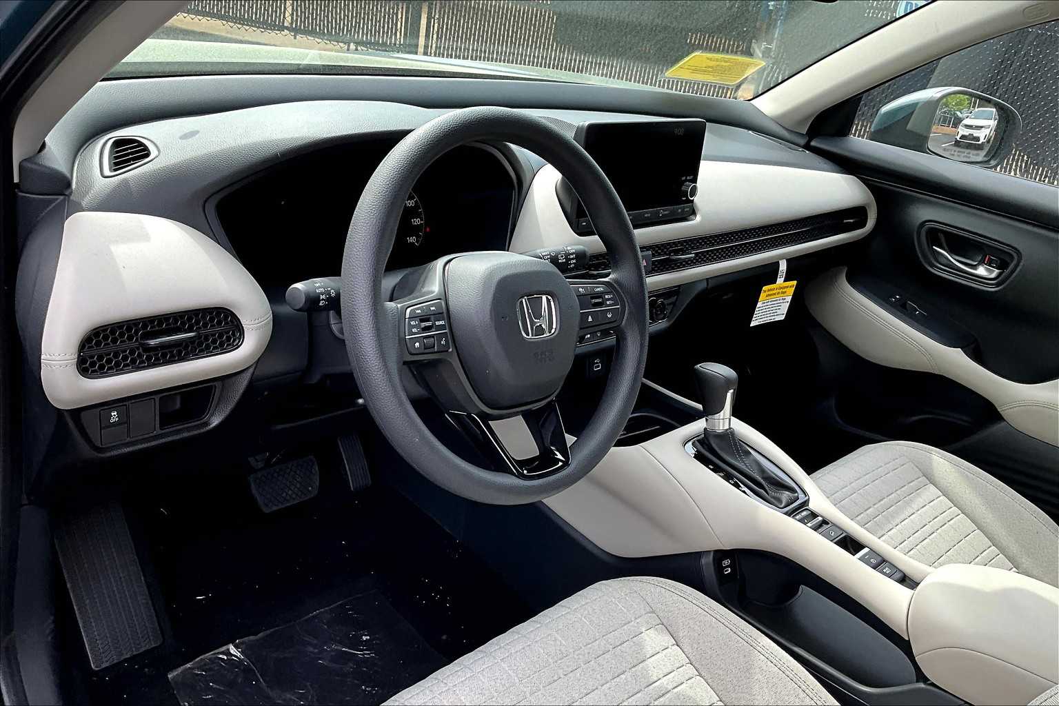 2025 Honda HR-V LX - Photo 9