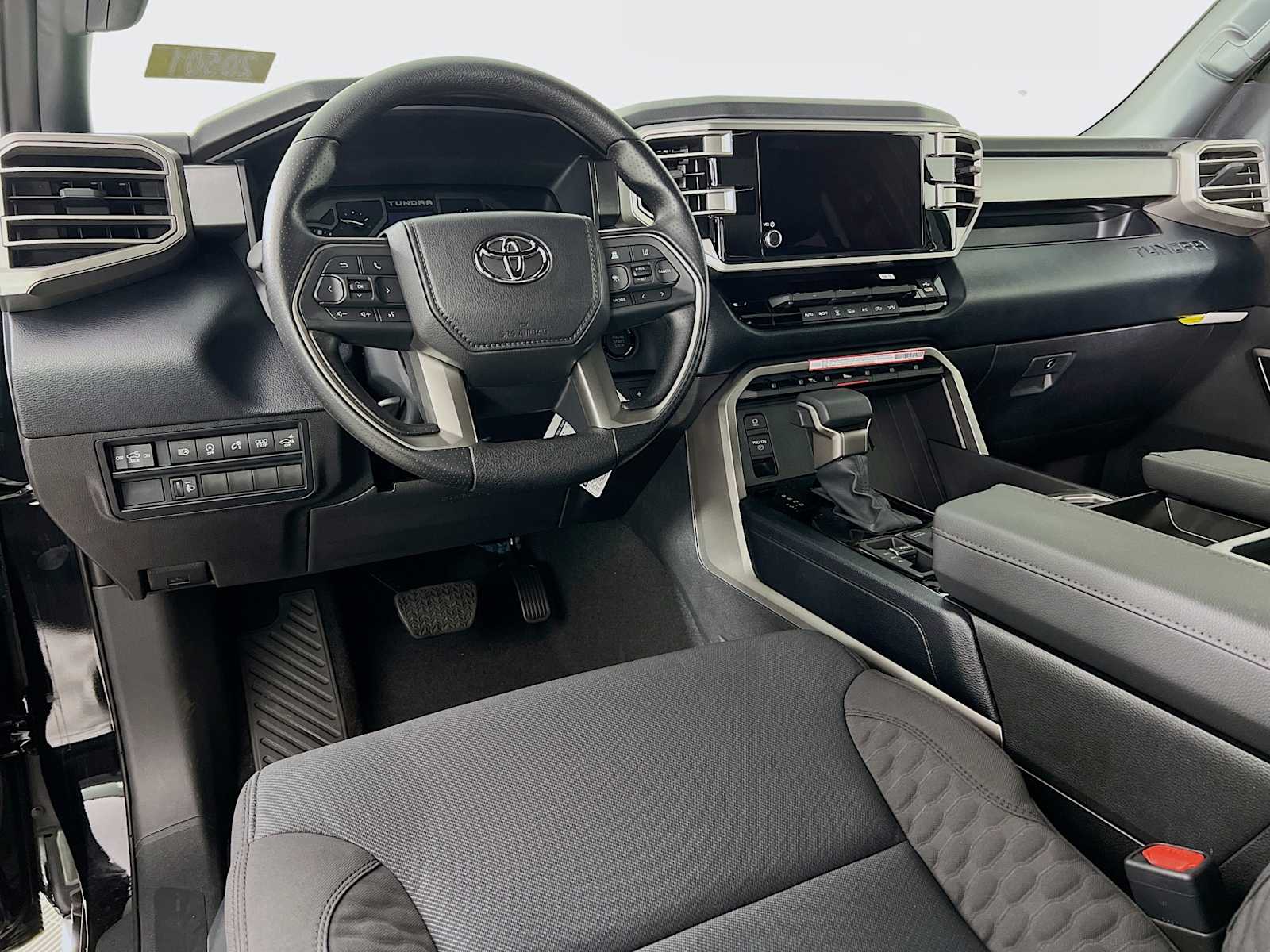 2026 Toyota Tundra SR5 - Photo 6