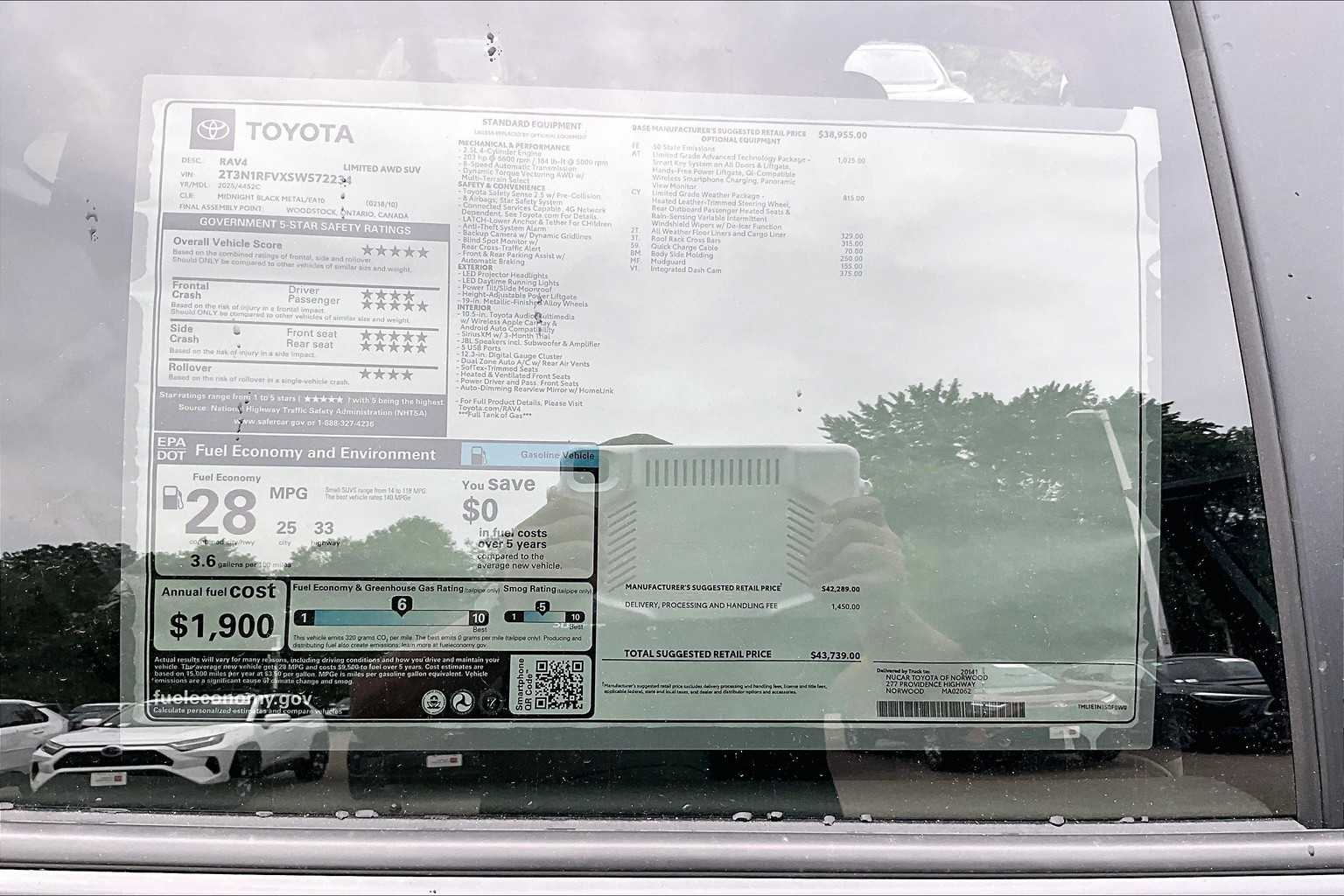 2025 Toyota RAV4 Limited - Photo 18