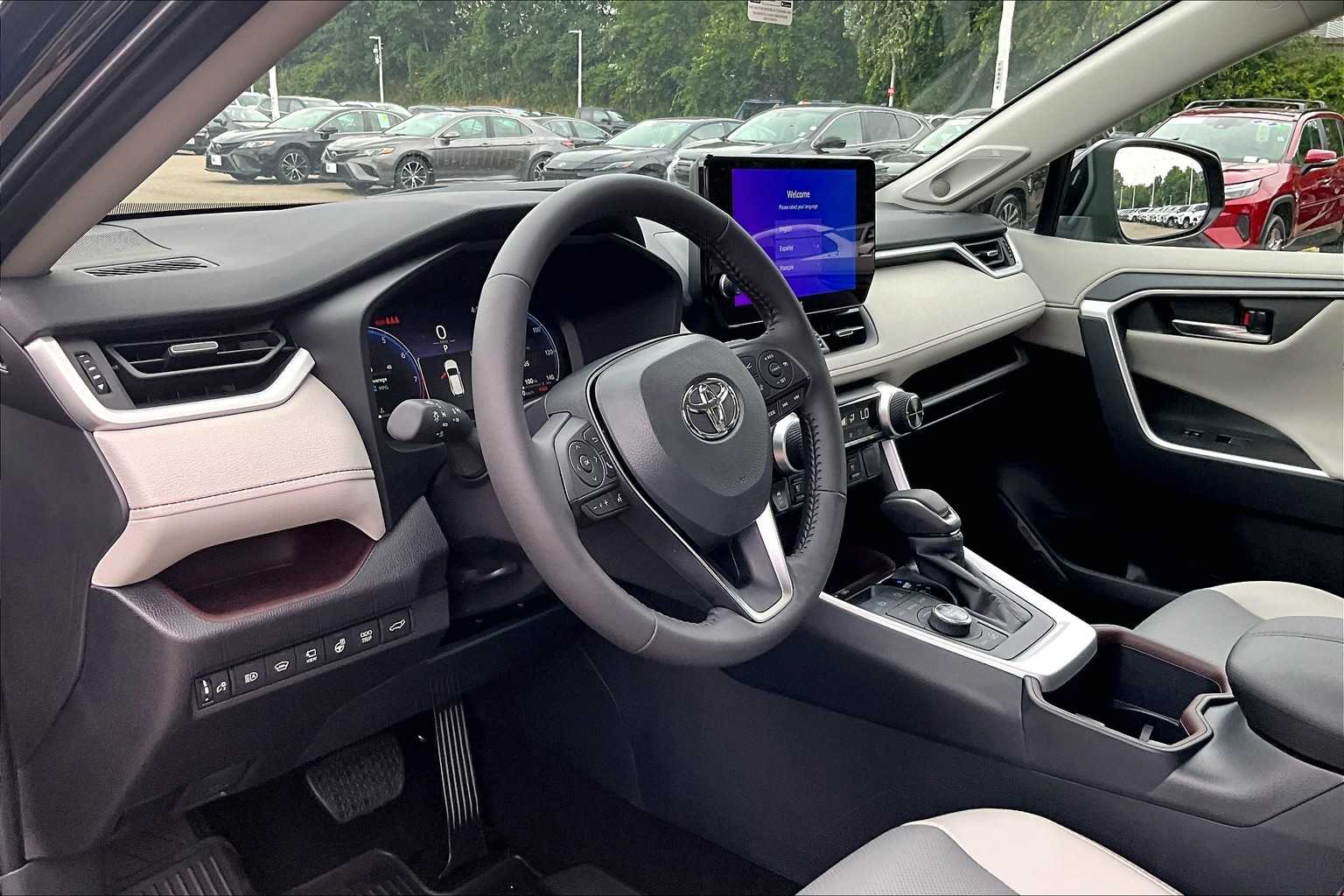 2025 Toyota RAV4 Limited - Photo 9