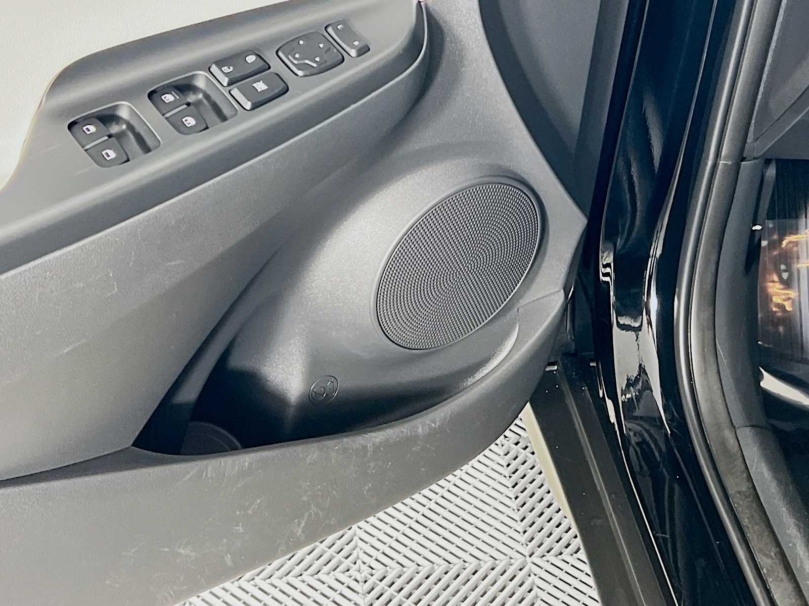 2023 Hyundai Kona SEL - Photo 18