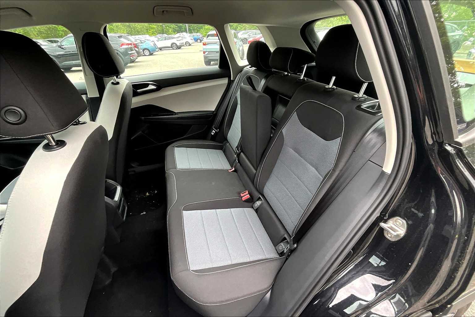 2025 Volkswagen Taos S - Photo 15