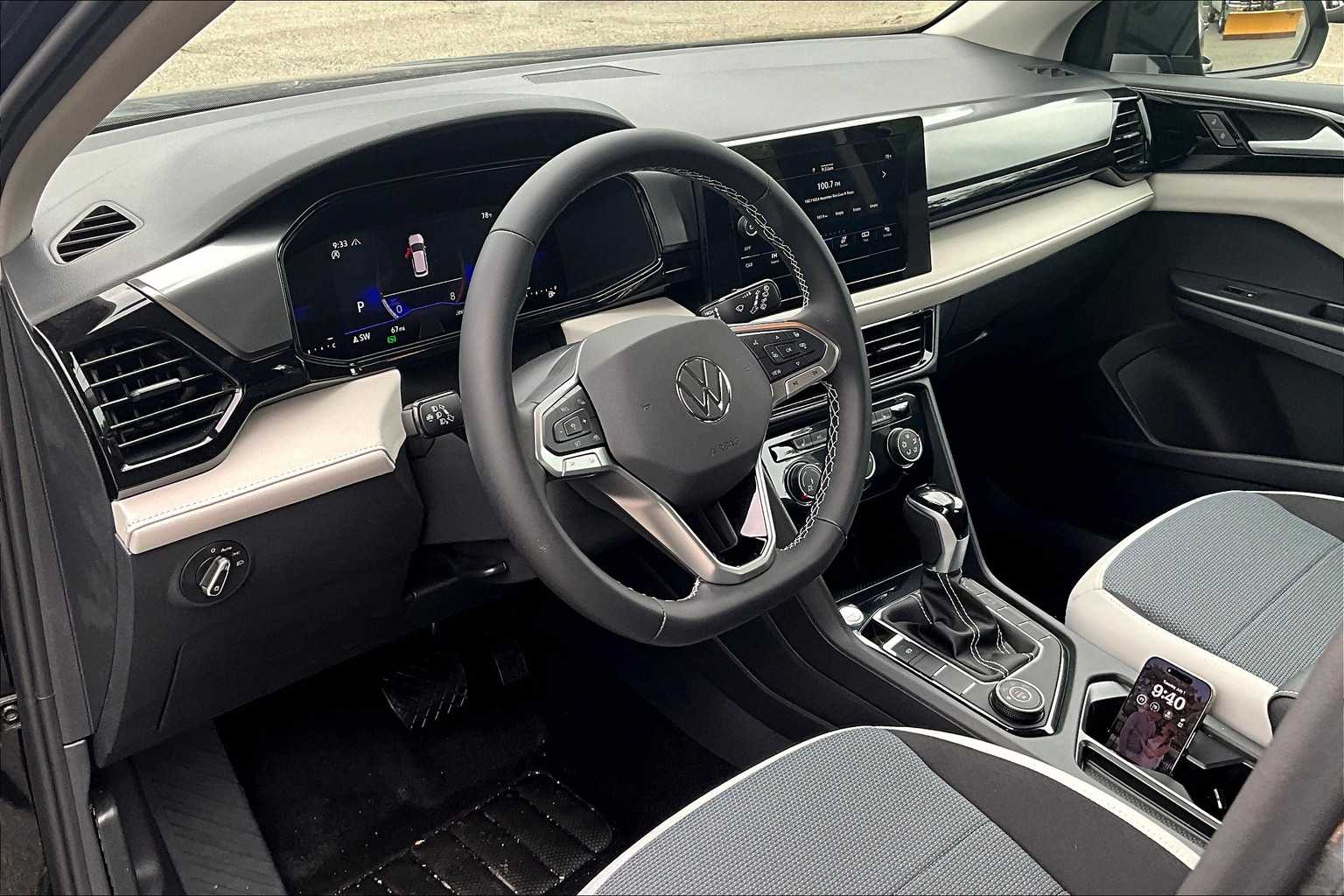 2025 Volkswagen Taos S - Photo 9