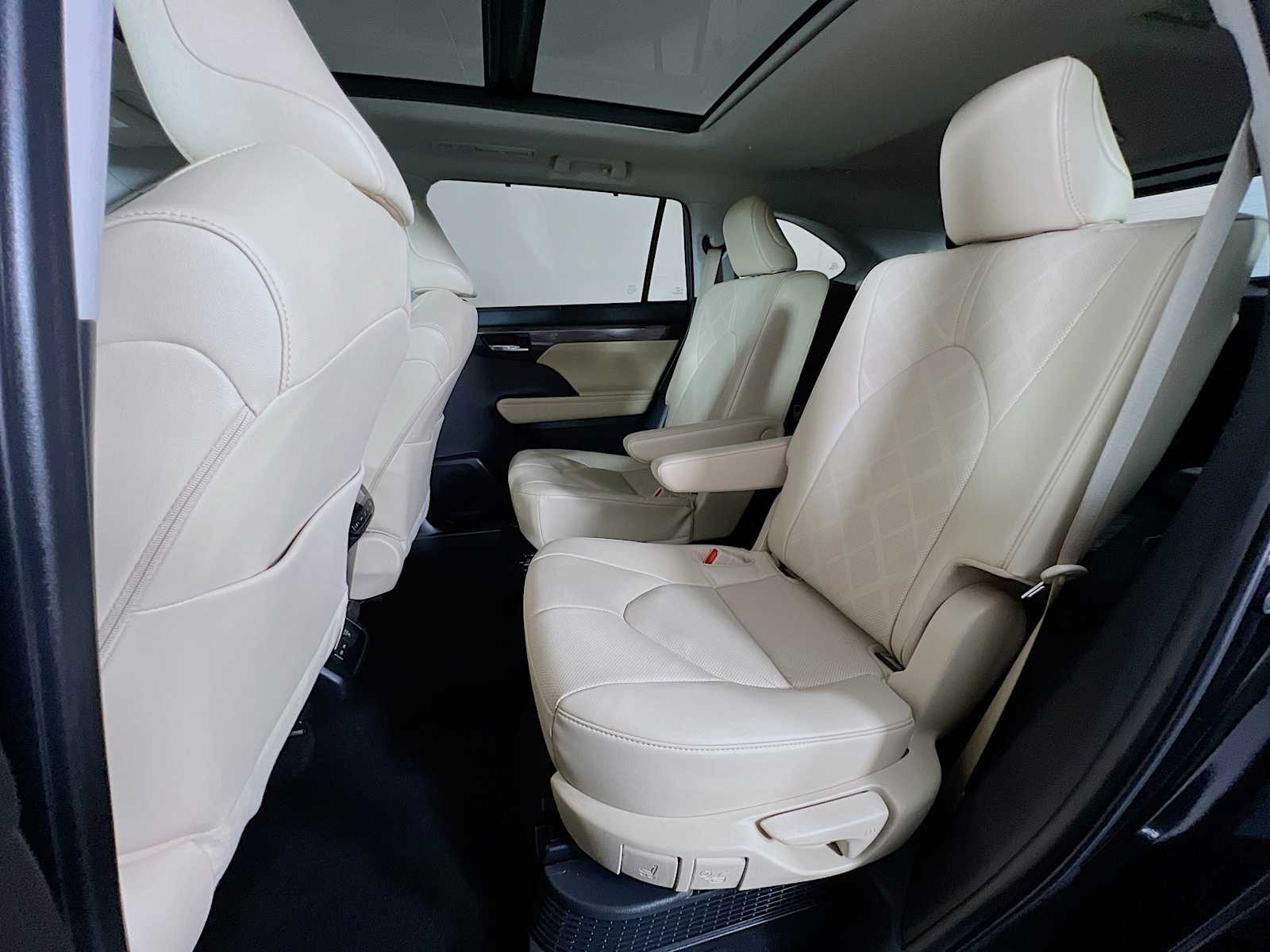2023 Toyota Highlander Hybrid Platinum - Photo 25