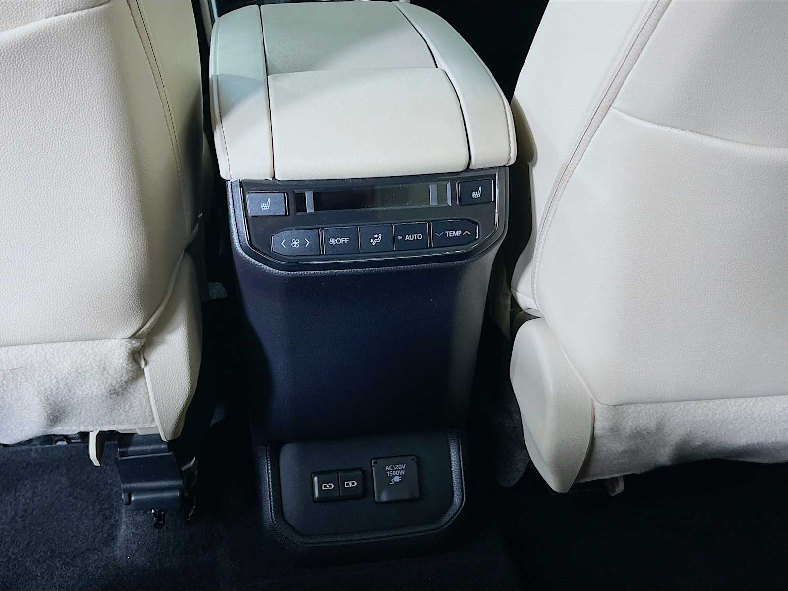 2023 Toyota Highlander Hybrid Platinum - Photo 26