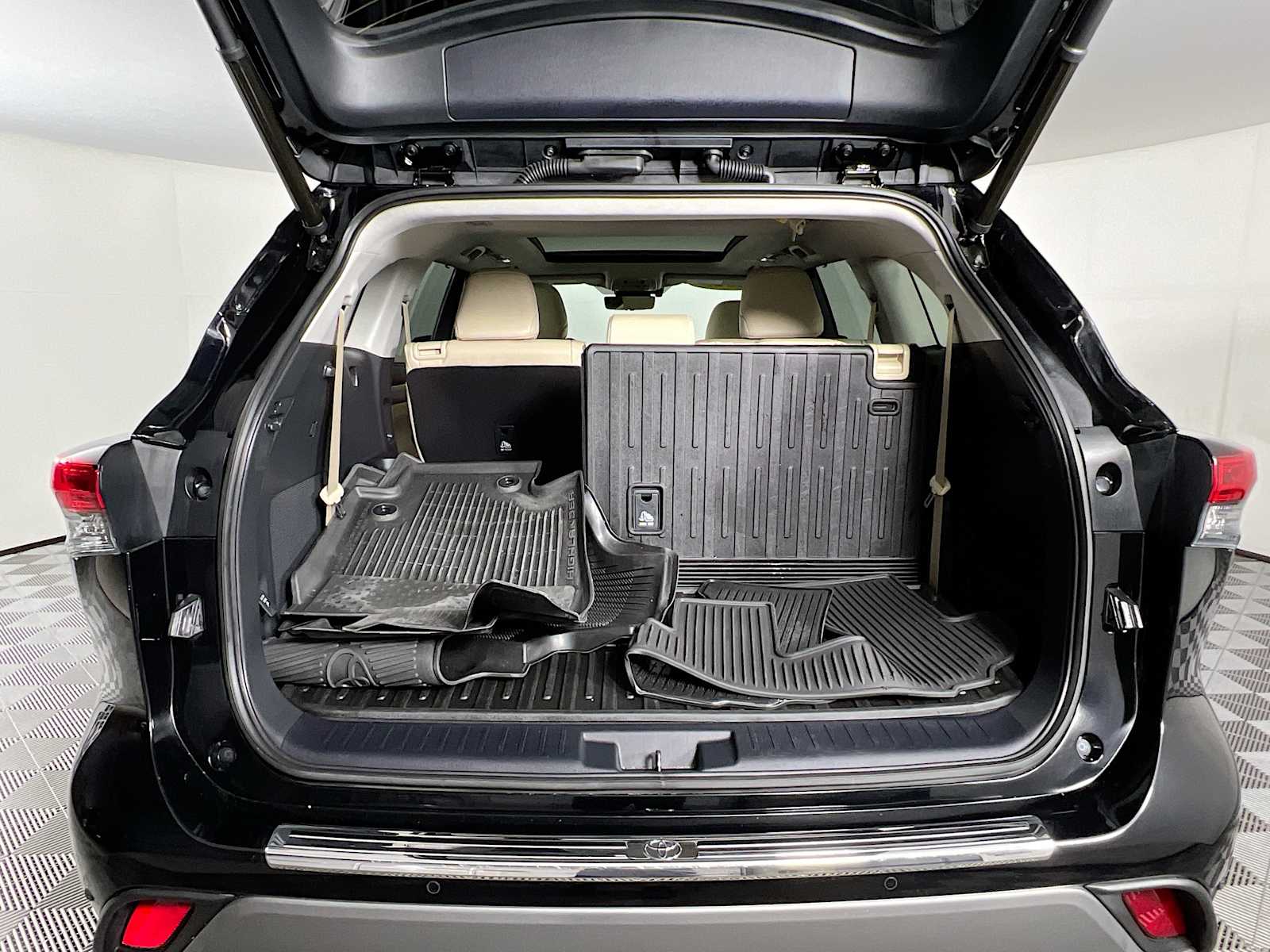 2023 Toyota Highlander Hybrid Platinum - Photo 27