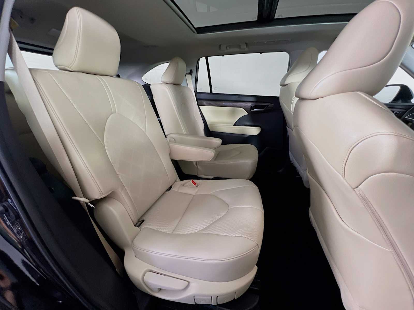 2023 Toyota Highlander Hybrid Platinum - Photo 29