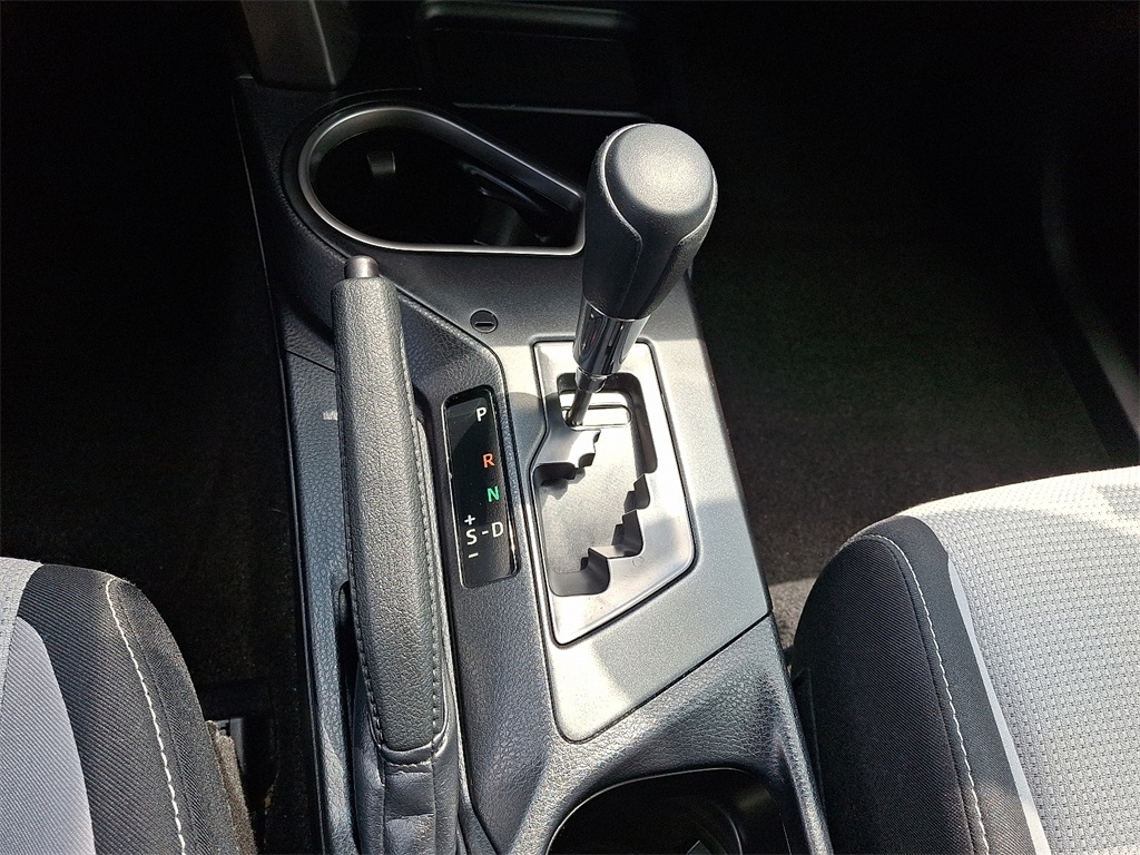 2018 Toyota RAV4 Hybrid LE - Photo 15
