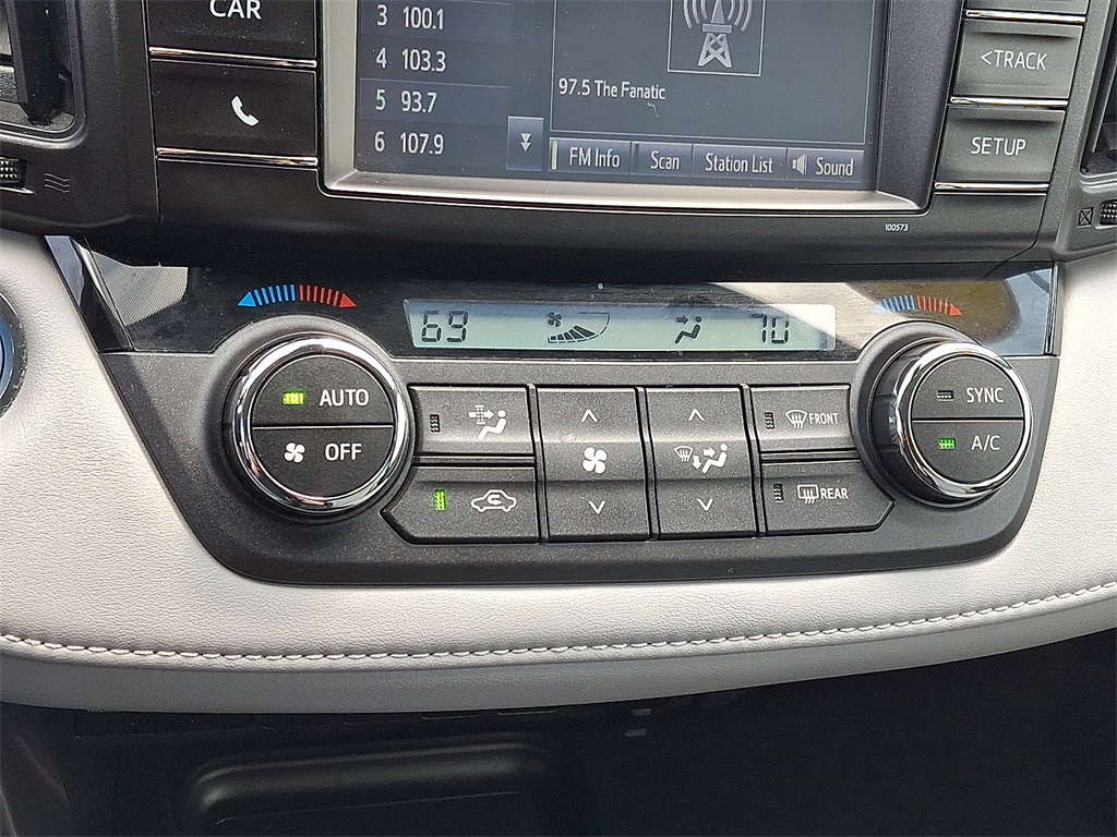 2018 Toyota RAV4 Hybrid LE - Photo 16