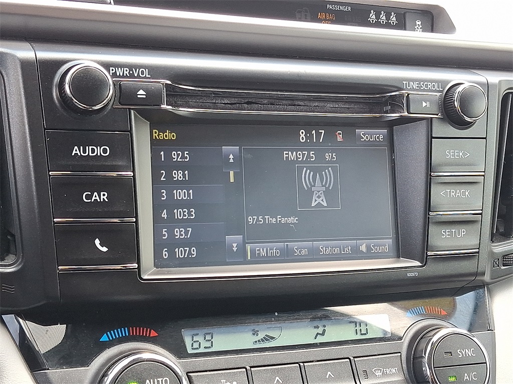 2018 Toyota RAV4 Hybrid LE - Photo 17