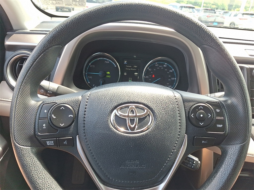 2018 Toyota RAV4 Hybrid LE - Photo 19