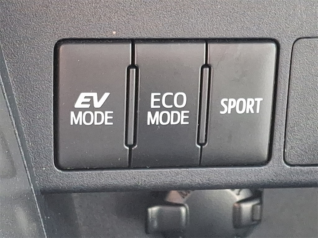 2018 Toyota RAV4 Hybrid LE - Photo 22