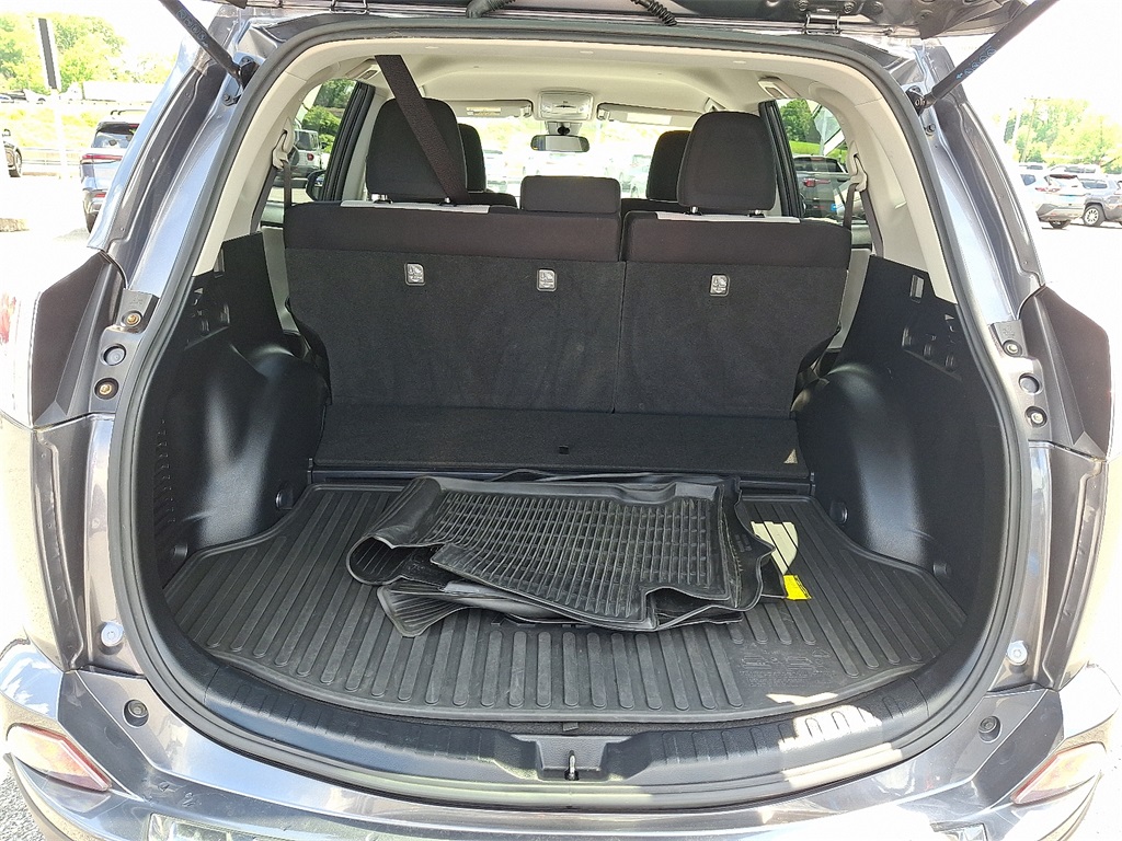 2018 Toyota RAV4 Hybrid LE - Photo 27