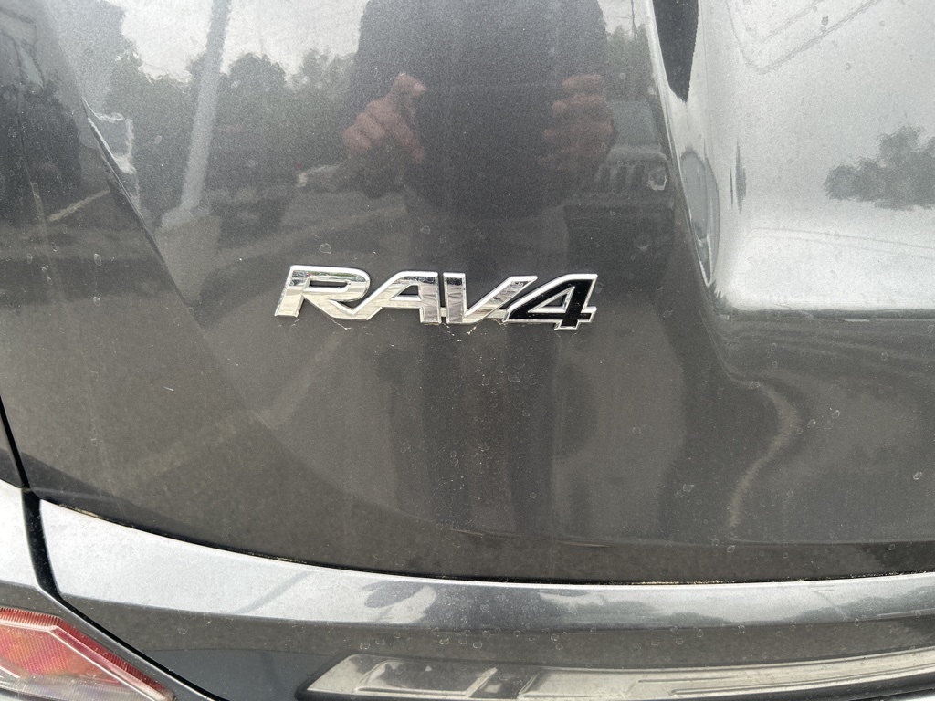 2018 Toyota RAV4 Hybrid LE - Photo 5