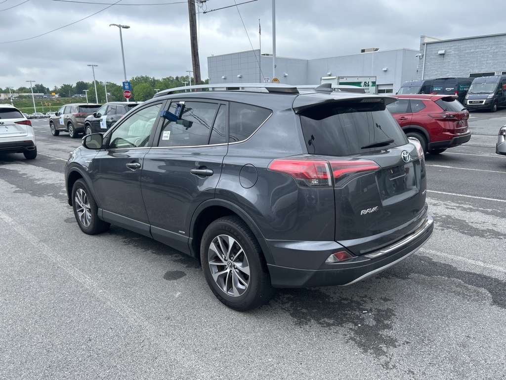 2018 Toyota RAV4 Hybrid LE - Photo 7