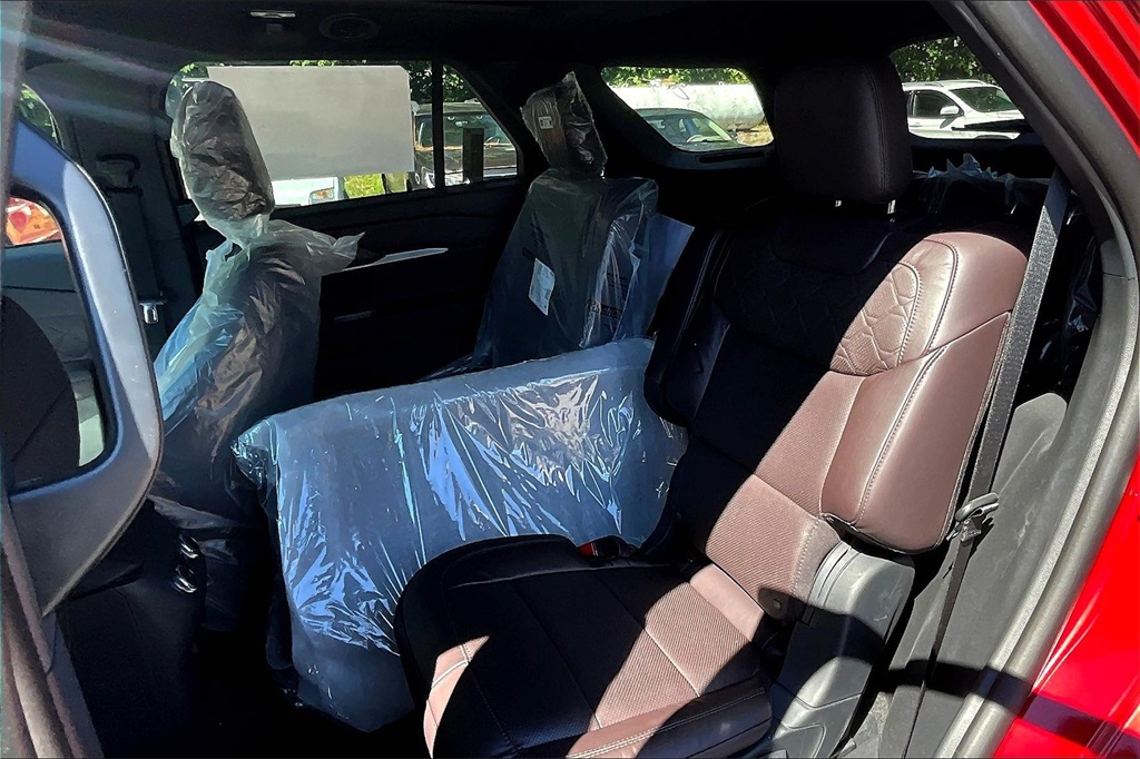2025 Ford Explorer Platinum - Photo 11