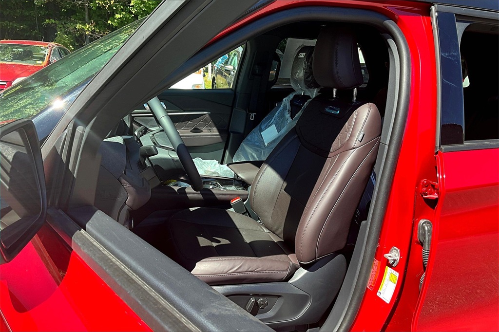 2025 Ford Explorer Platinum - Photo 10