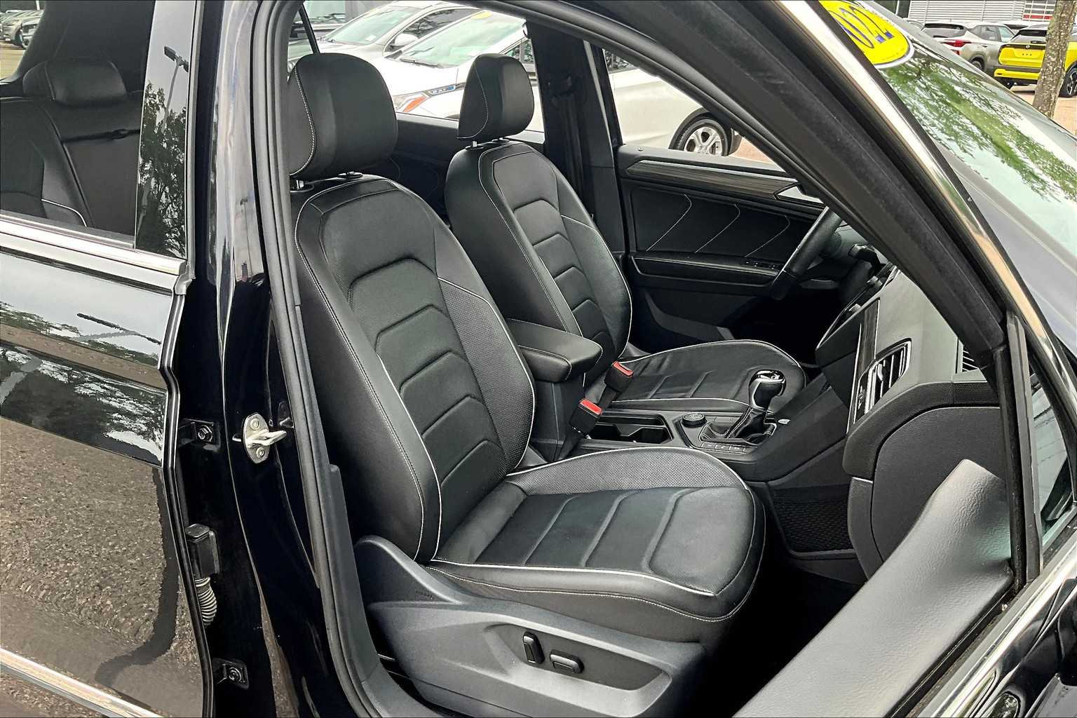 2022 Volkswagen Tiguan SEL R-Line - Photo 11