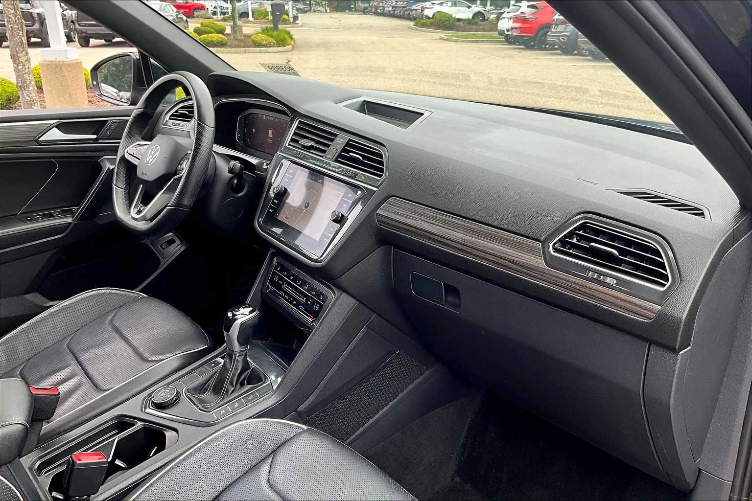 2022 Volkswagen Tiguan SEL R-Line - Photo 14
