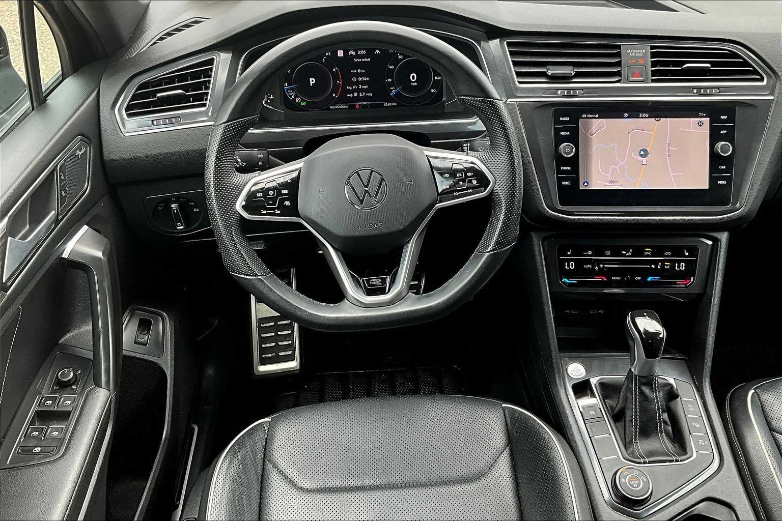 2022 Volkswagen Tiguan SEL R-Line - Photo 17