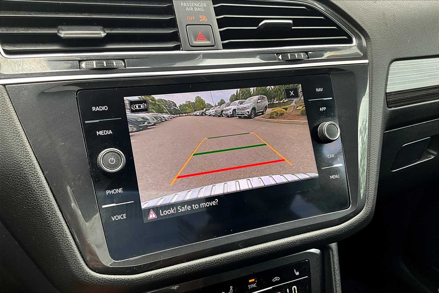 2022 Volkswagen Tiguan SEL R-Line - Photo 19