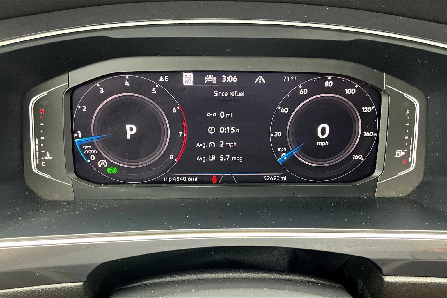 2022 Volkswagen Tiguan SEL R-Line - Photo 25