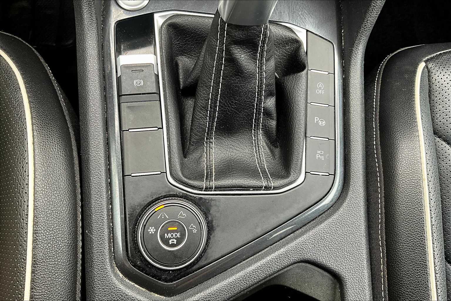 2022 Volkswagen Tiguan SEL R-Line - Photo 27