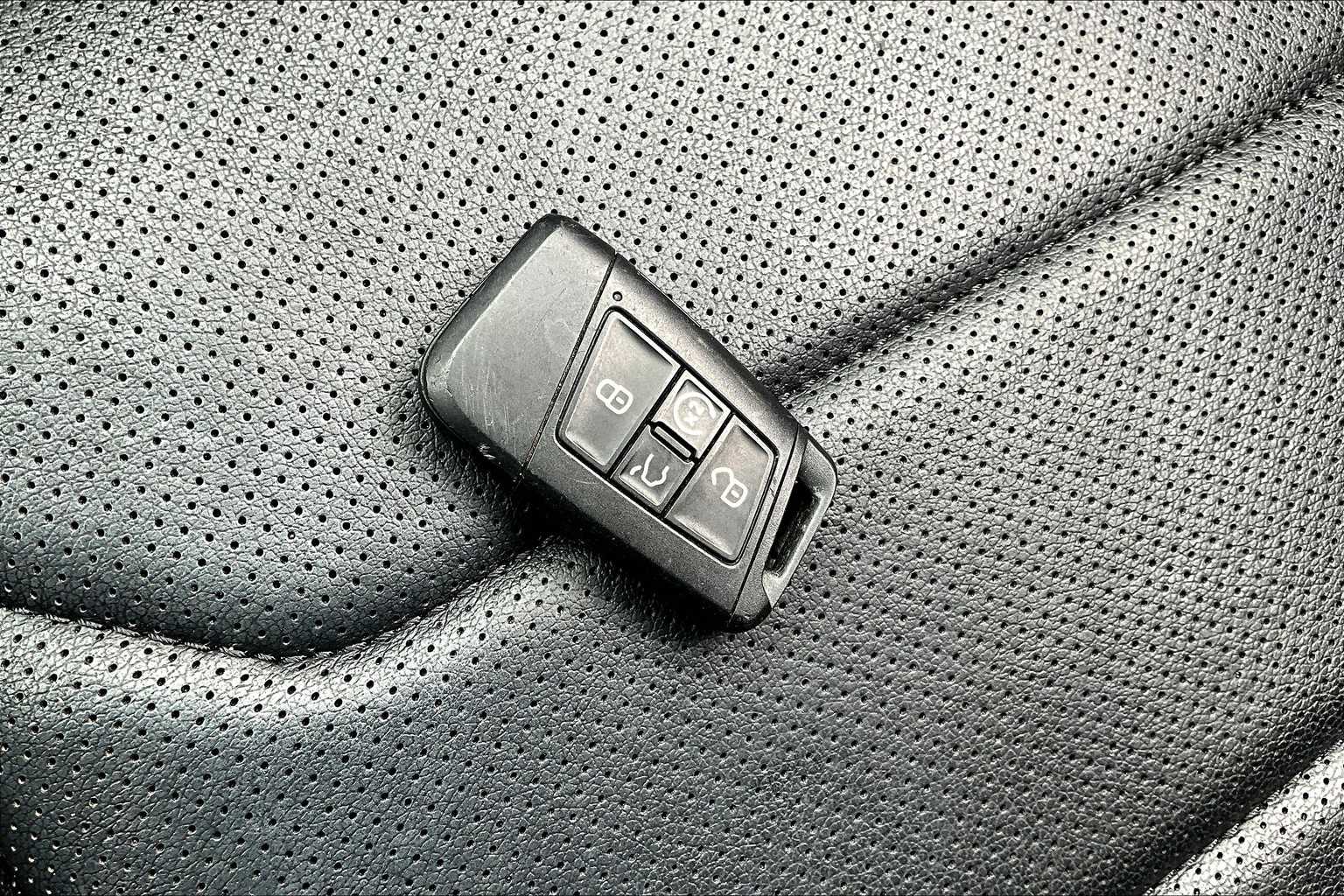 2022 Volkswagen Tiguan SEL R-Line - Photo 30
