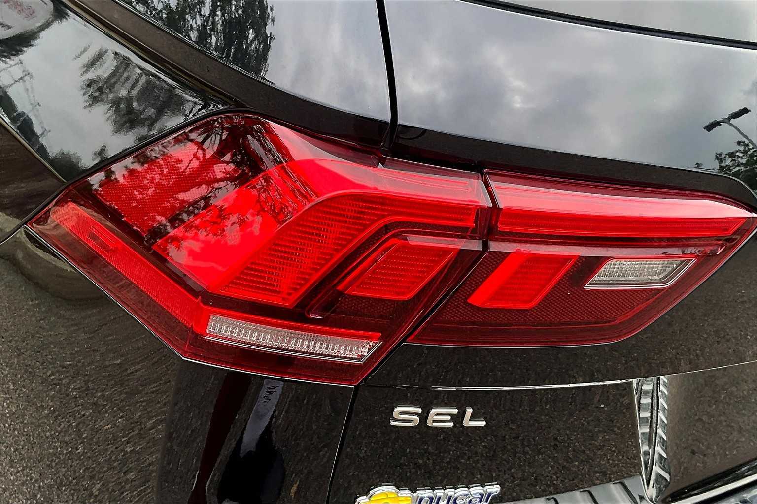 2022 Volkswagen Tiguan SEL R-Line - Photo 33