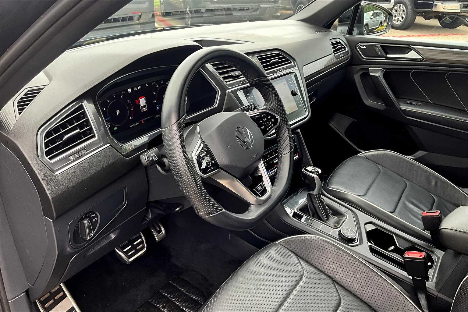 2022 Volkswagen Tiguan SEL R-Line - Photo 8