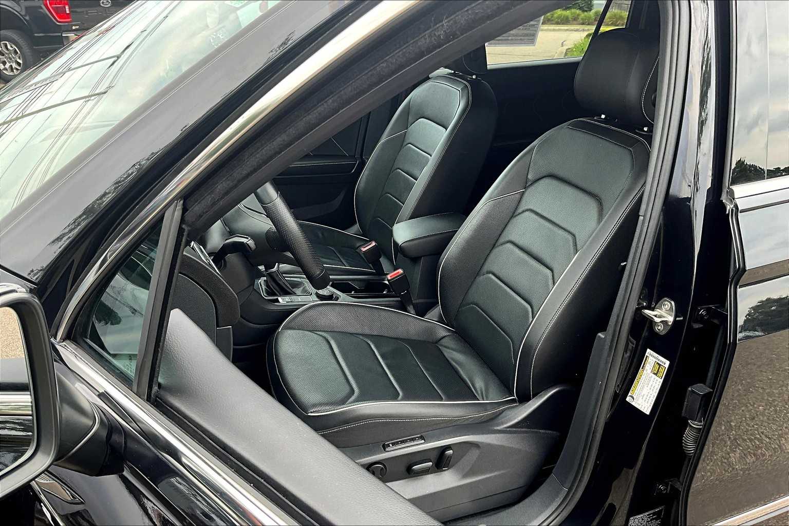 2022 Volkswagen Tiguan SEL R-Line - Photo 10