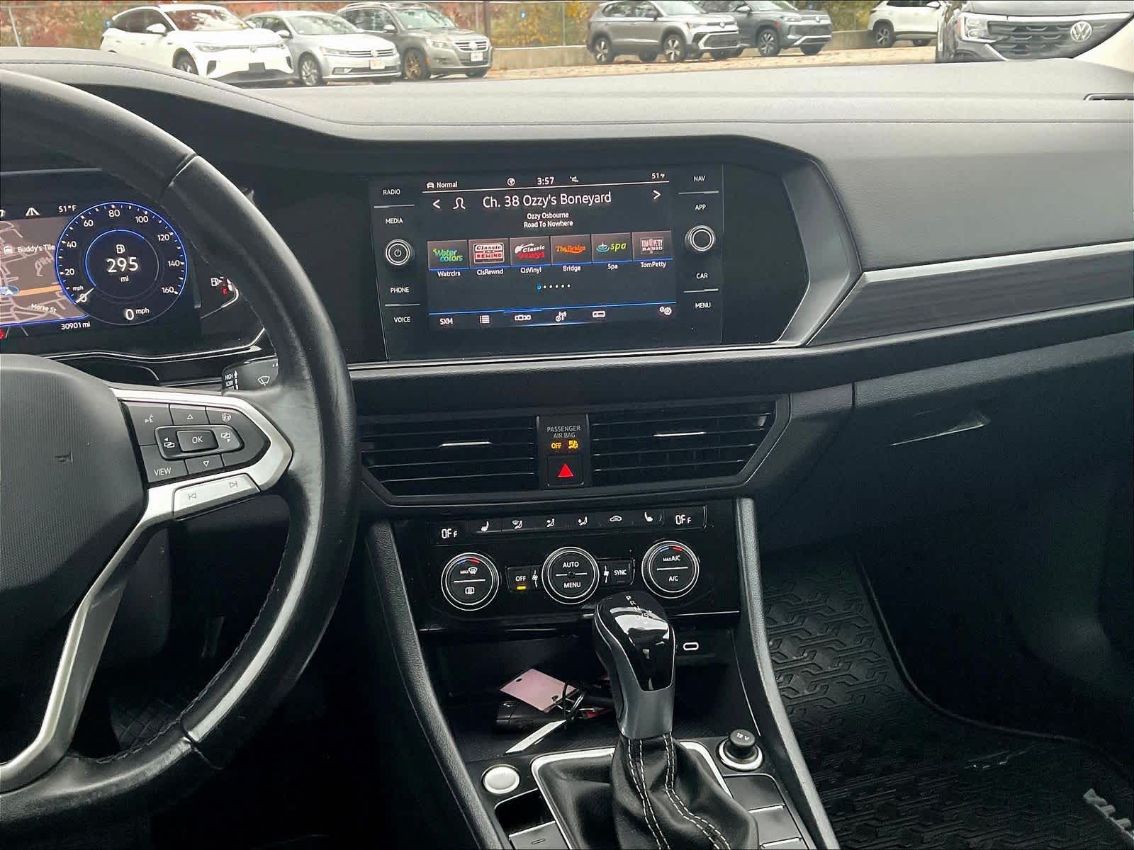 2023 Volkswagen Jetta SEL - Photo 18