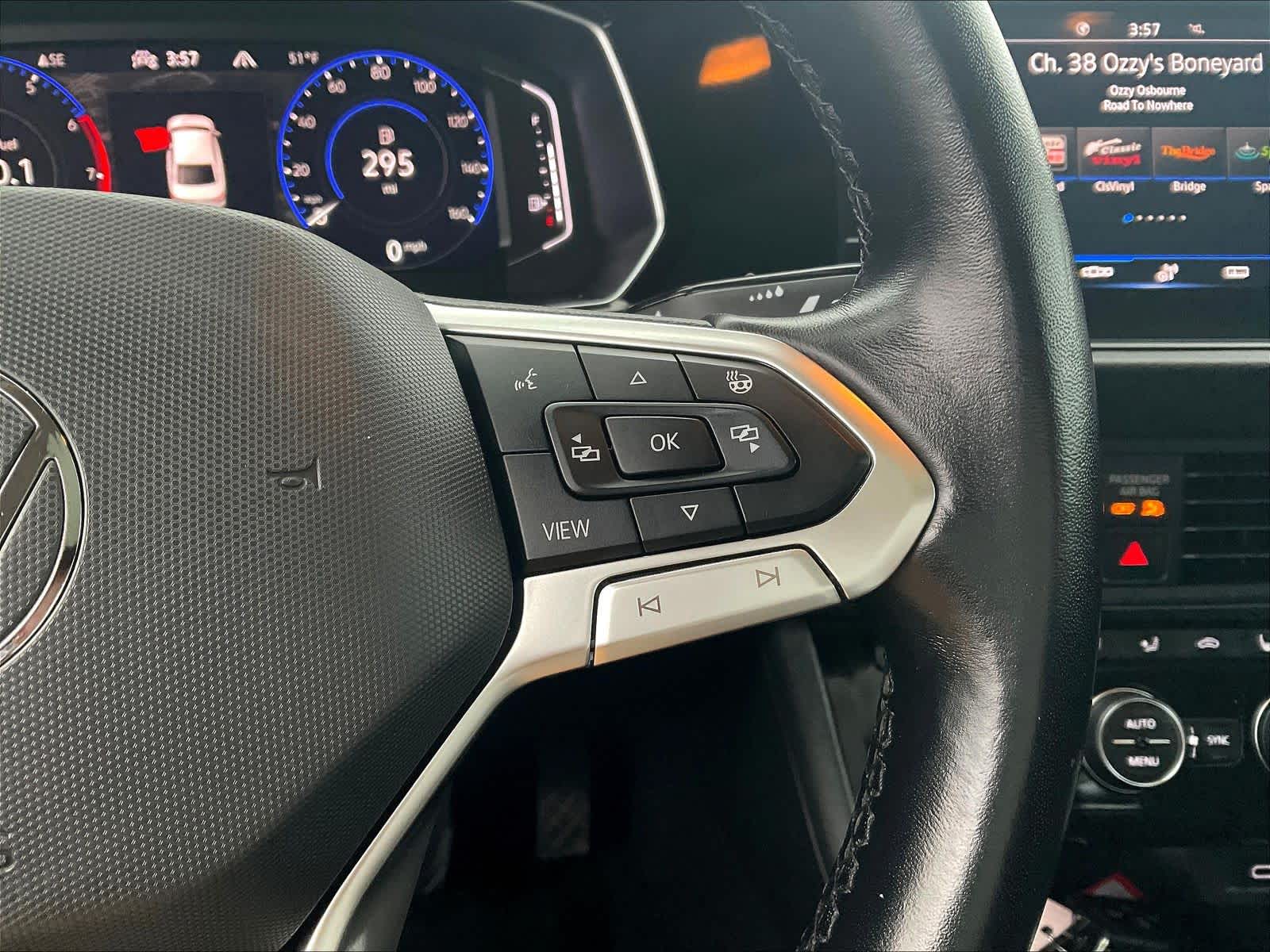 2023 Volkswagen Jetta SEL - Photo 24