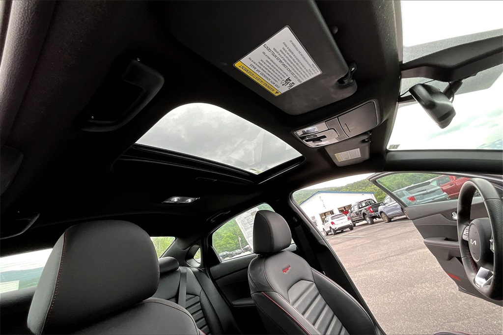 2023 Kia Forte GT - Photo 22