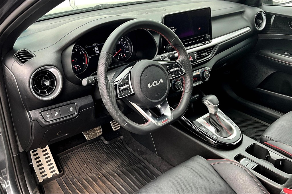 2023 Kia Forte GT - Photo 8