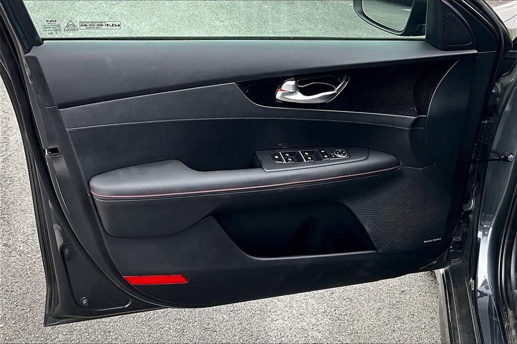 2023 Kia Forte GT - Photo 9