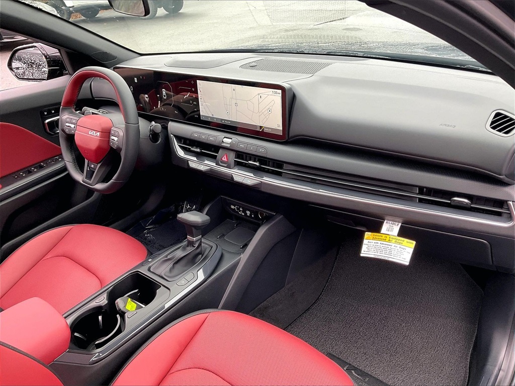 2025 Kia K4 GT-Line - Photo 10