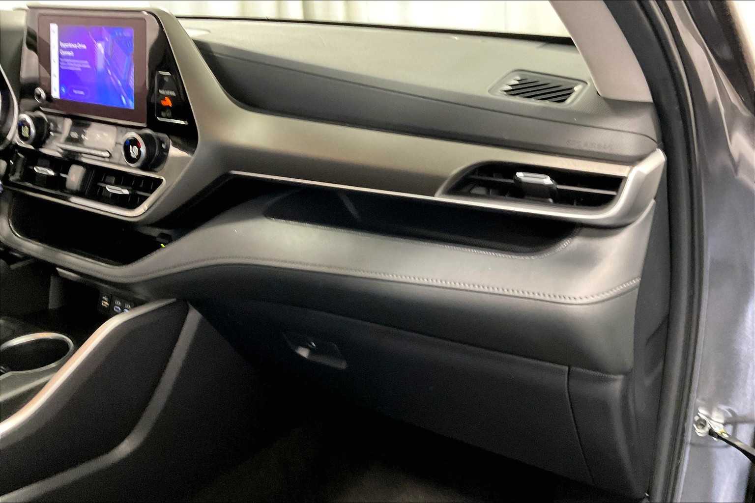 2023 Toyota Highlander XLE - Photo 13