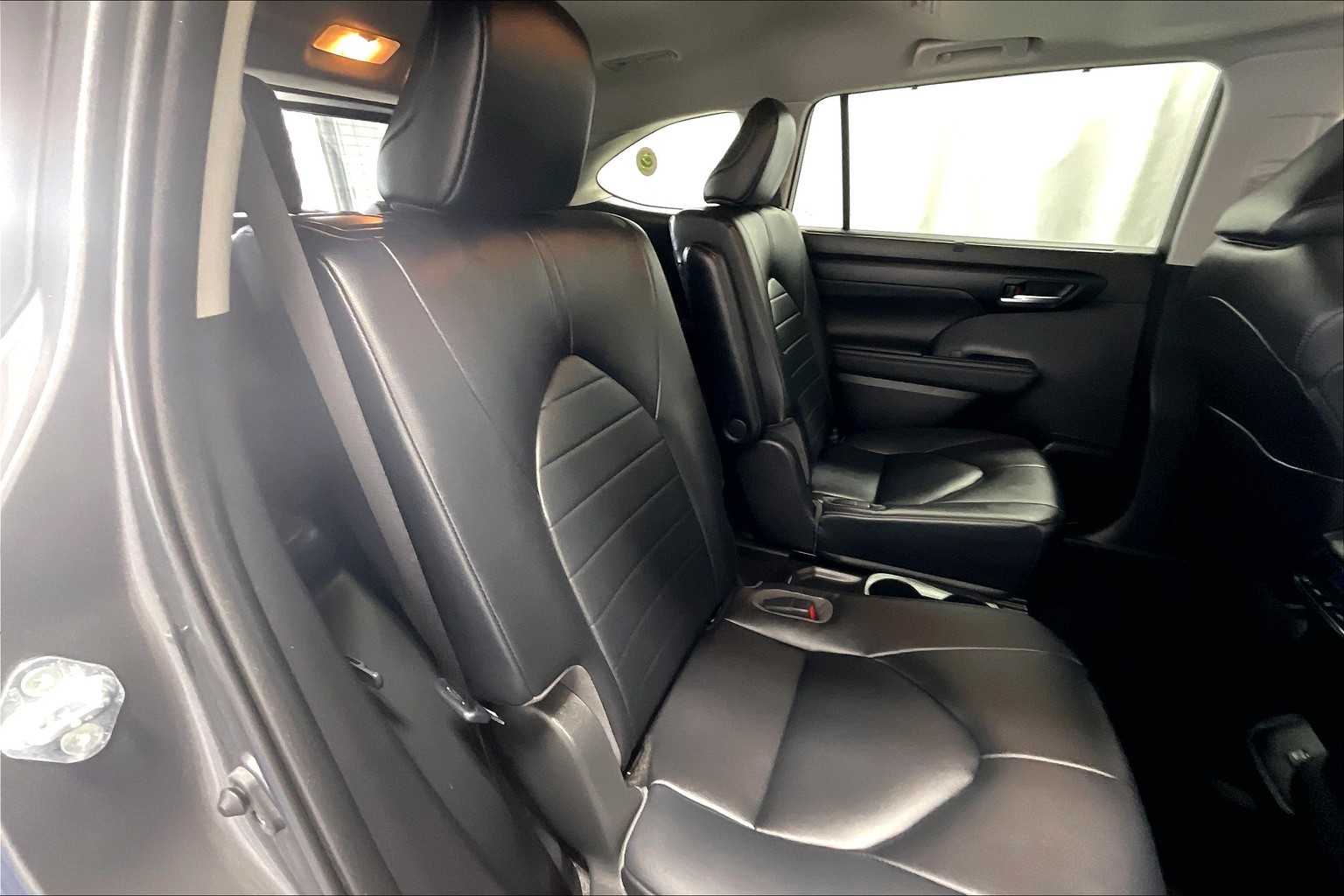 2023 Toyota Highlander XLE - Photo 16