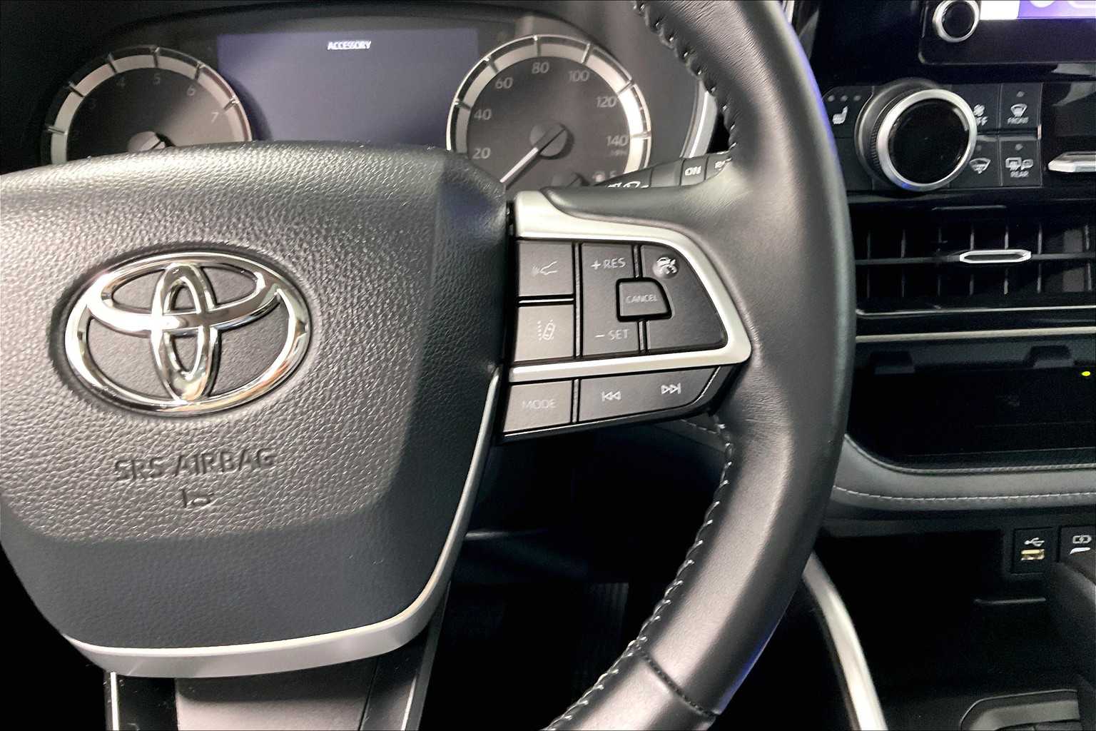 2023 Toyota Highlander XLE - Photo 25