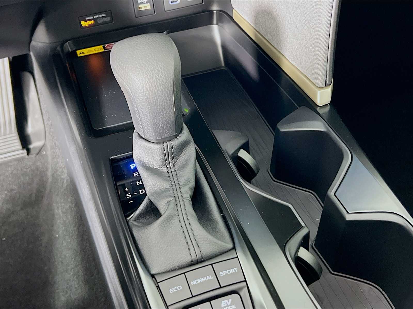 2026 Toyota Camry LE - Photo 11