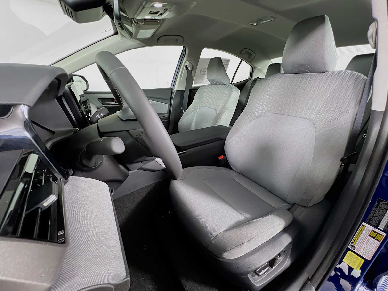 2026 Toyota Camry LE - Photo 12