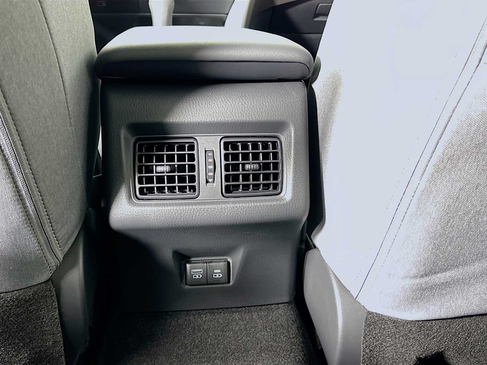 2026 Toyota Camry LE - Photo 14
