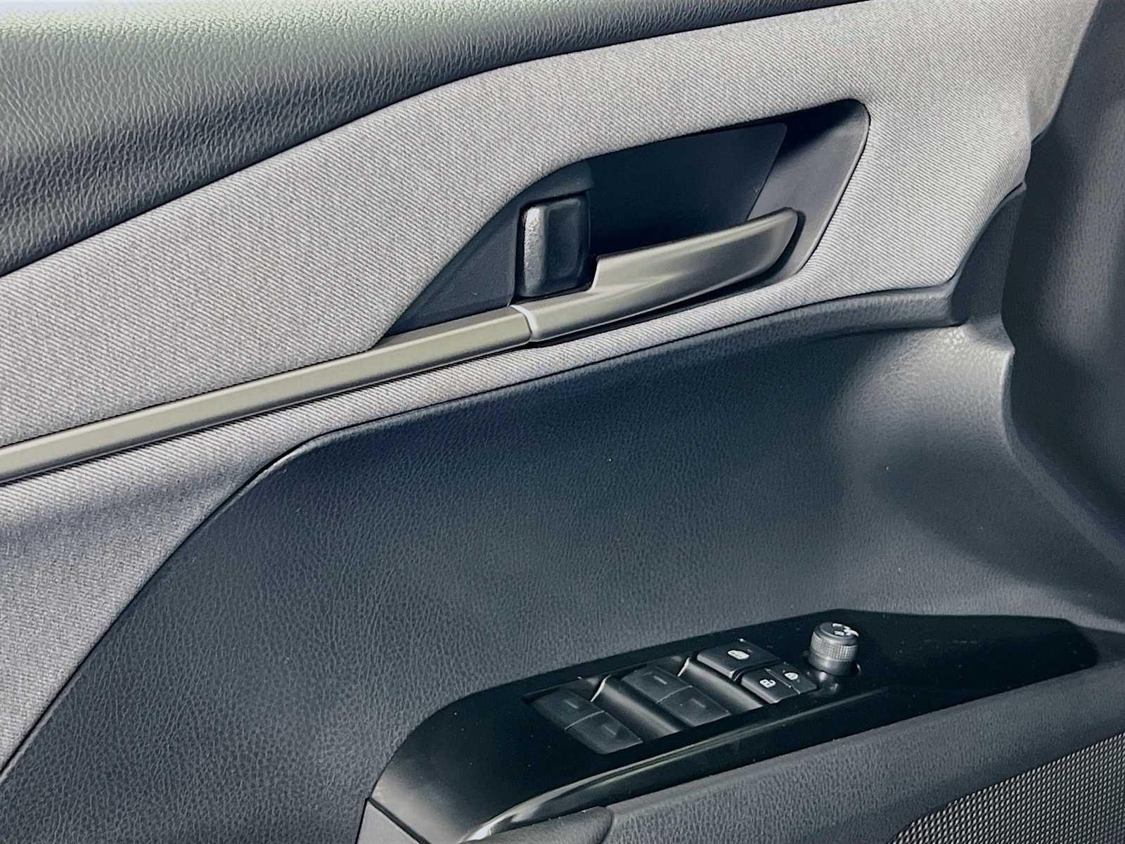 2026 Toyota Camry LE - Photo 16