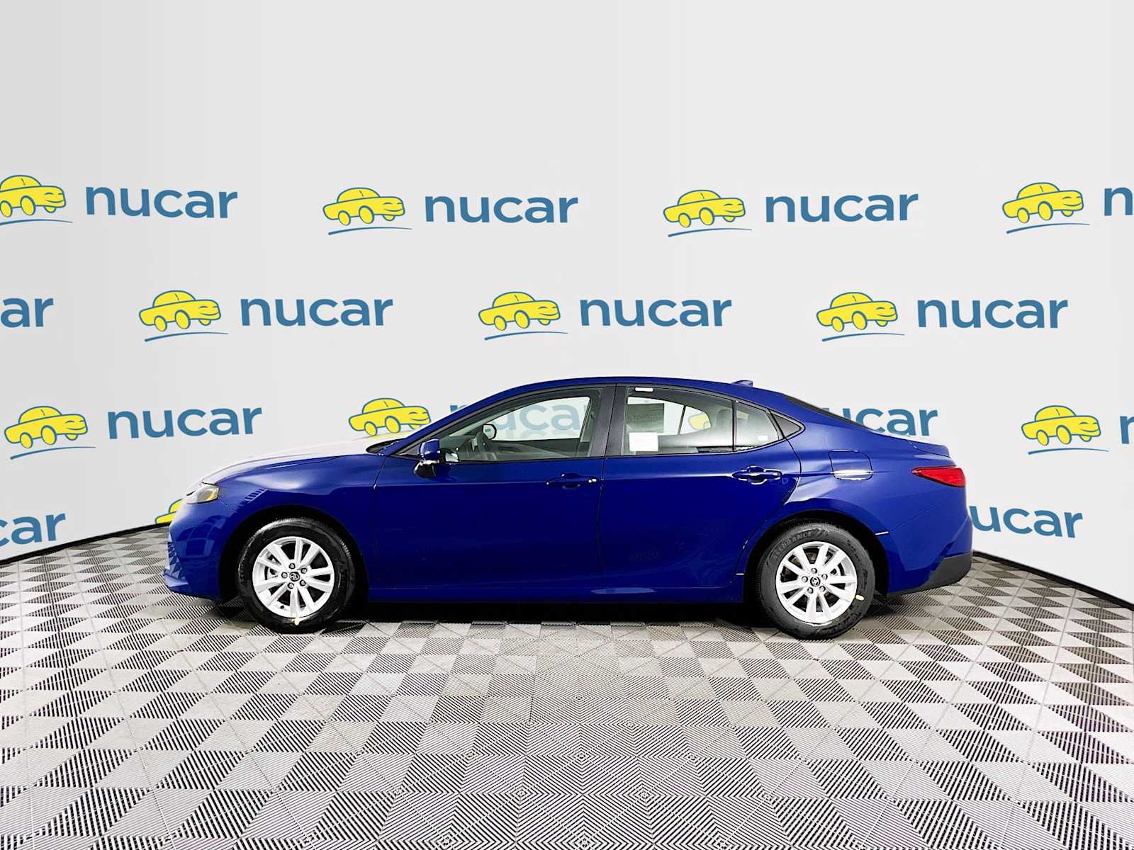 2026 Toyota Camry LE - Photo 3